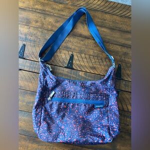 baggallini crossbody Everywhere bag Navy And Orange Floral Travel